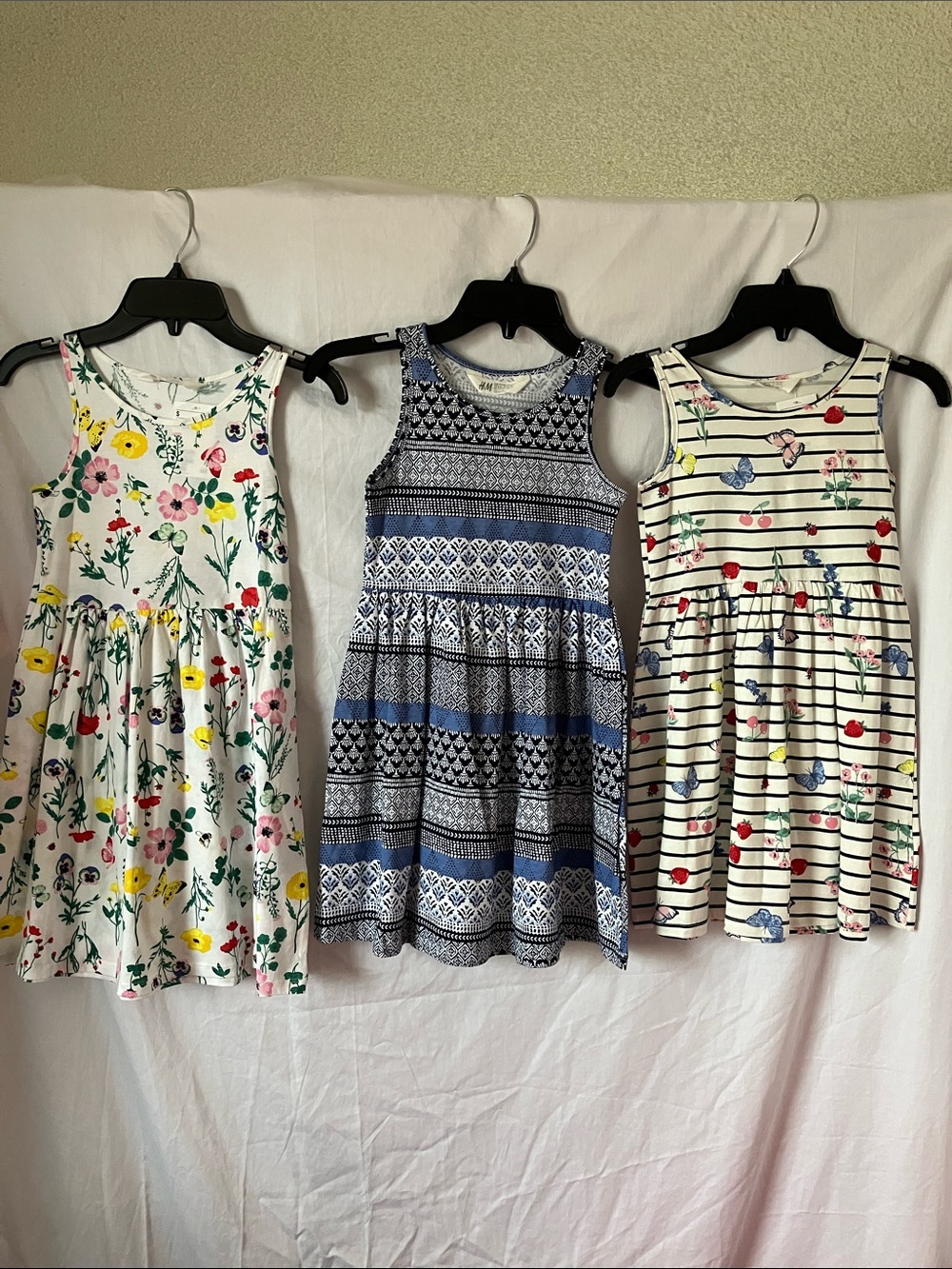 Bundle of 3 NEW H&M Girls Sleeveless Summer Dresses size 6-8.